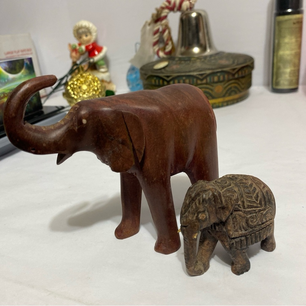 2 Wood Elephant Figure Hand Made Carved Statue Home Decorative Collectible Art